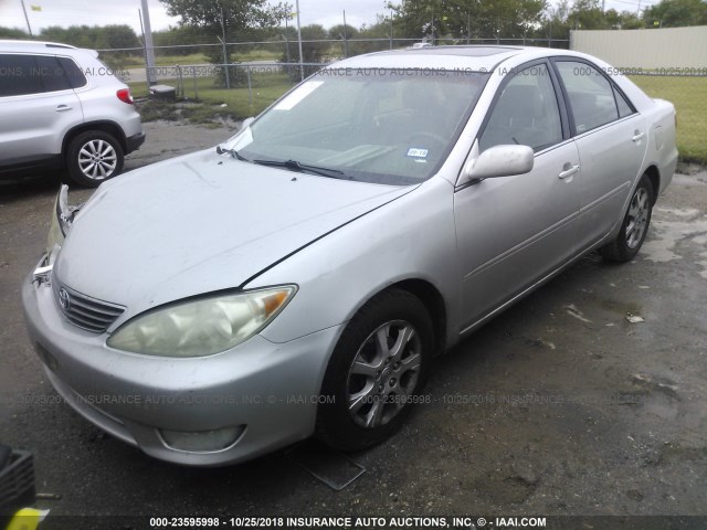 4T1BF30KX6U633970 - 2006 TOYOTA CAMRY LE/XLE/SE SILVER photo 2