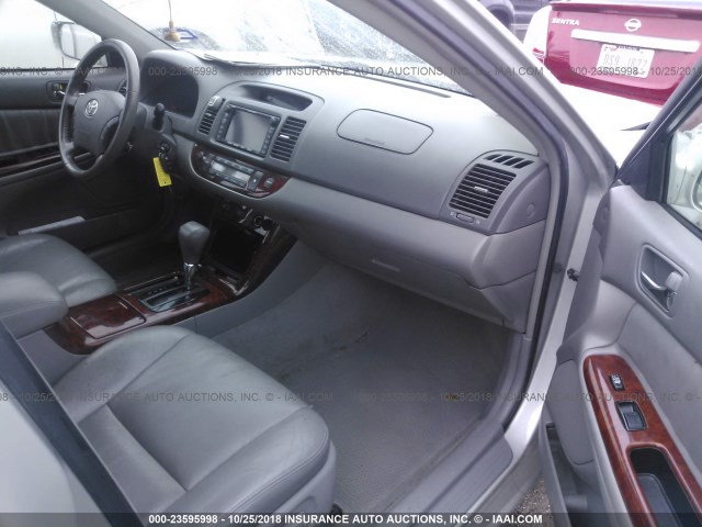 4T1BF30KX6U633970 - 2006 TOYOTA CAMRY LE/XLE/SE SILVER photo 5