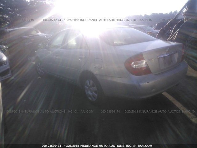 4T1BE32KX3U755904 - 2003 TOYOTA CAMRY LE/XLE/SE Gümüş foto 3