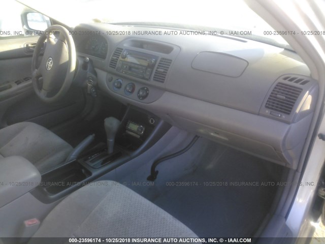 4T1BE32KX3U755904 - 2003 TOYOTA CAMRY LE/XLE/SE Gümüş foto 5