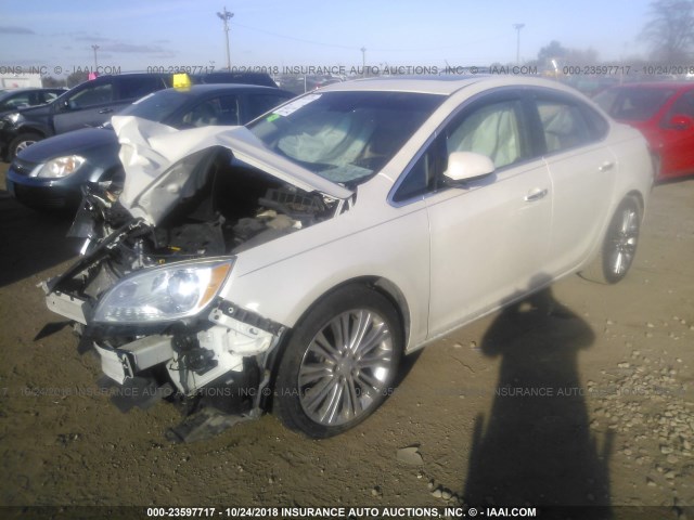 1G4PS5SK5C4155074 - 2012 BUICK VERANO WHITE photo 2