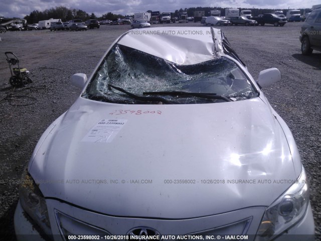 4T1BF3EK4BU663985 - 2011 TOYOTA CAMRY SE/LE/XLE WHITE photo 6