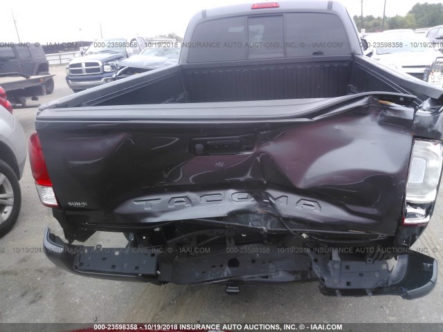 5TFRX5GN6HX097774 - 2017 TOYOTA TACOMA ACCESS CAB/SR/SR5 ნაცრისფერი ფოტო 6