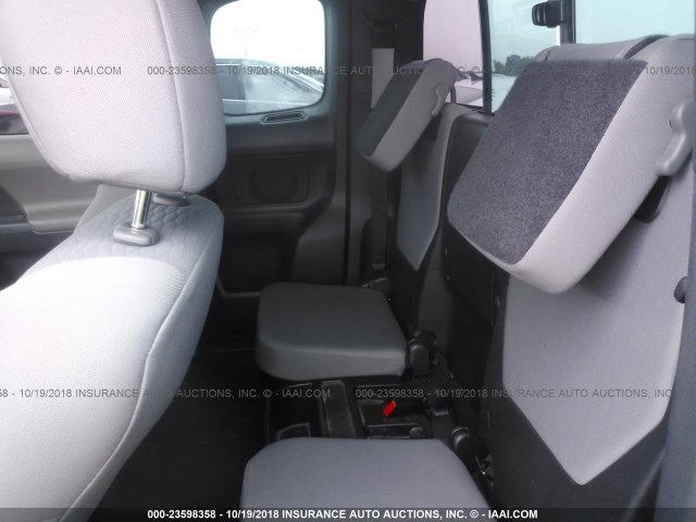 5TFRX5GN6HX097774 - 2017 TOYOTA TACOMA ACCESS CAB/SR/SR5 ნაცრისფერი ფოტო 8
