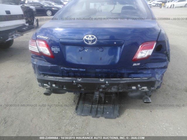 4T1BF3EK4BU614401 - 2011 TOYOTA CAMRY SE/LE/XLE BLUE photo 6