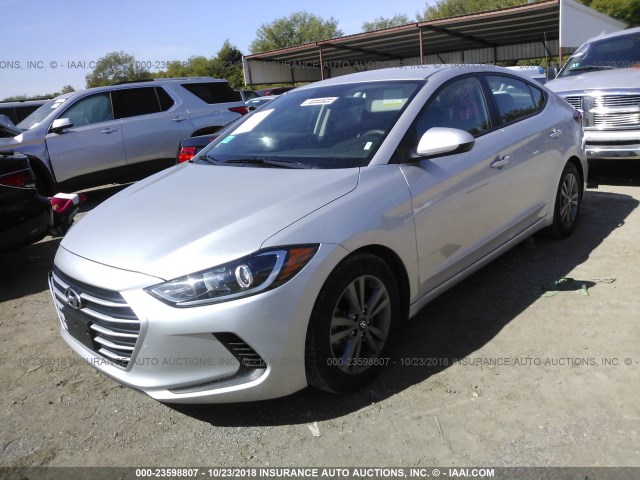 5NPD84LF8JH293975 - 2018 HYUNDAI ELANTRA SEL/VALUE/LIMITED SILVER photo 2