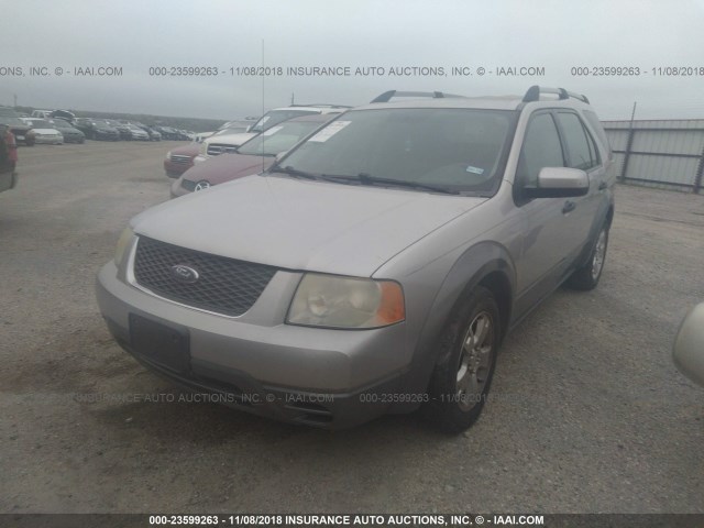 1FMDK02187GA35268 - 2007 FORD FREESTYLE SEL SILVER photo 2