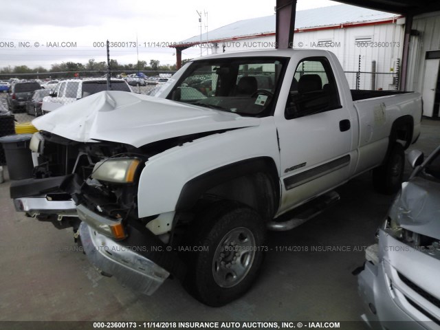 1GCHC24UX4E348741 - 2004 CHEVROLET SILVERADO C2500 HEAVY DUTY WHITE photo 2