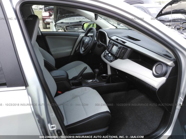 2T3WFREV8JW481811 - 2018 TOYOTA RAV4 ADVENTURE/XLE 银色 照片 5