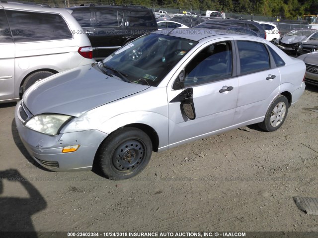 1FAFP34N27W140089 - 2007 FORD FOCUS ZX4/S/SE/SES SILVER photo 2