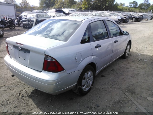 1FAFP34N27W140089 - 2007 FORD FOCUS ZX4/S/SE/SES SILVER photo 4