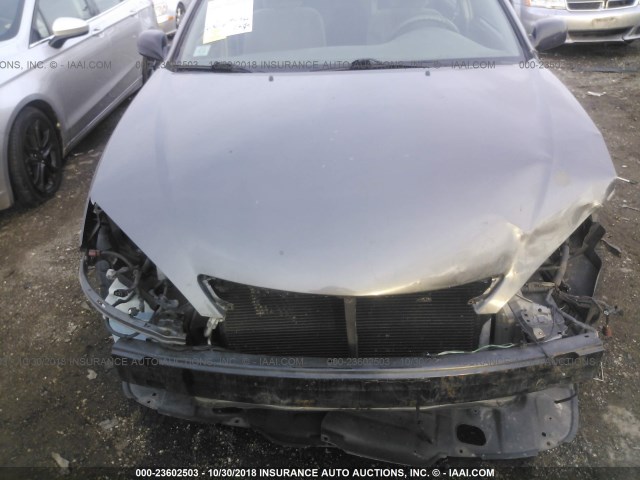 JTDBE32K853033389 - 2005 TOYOTA CAMRY LE/XLE/SE GRAY photo 6