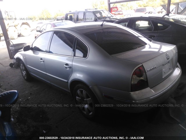 WVWRH63B02P440245 - 2002 VOLKSWAGEN PASSAT GLX 银色 照片 3