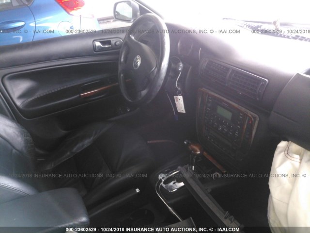 WVWRH63B02P440245 - 2002 VOLKSWAGEN PASSAT GLX 银色 照片 5