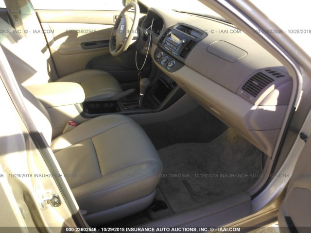 4T1BE32K56U681666 - 2006 TOYOTA CAMRY LE/XLE/SE GOLD photo 5