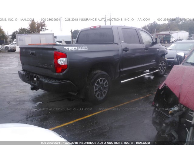 5TFDY5F15HX590030 - 2017 TOYOTA Tundra CREWMAX SR5/TRD PRO GRAY photo 4