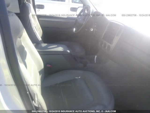 1FMZU73E84UB72198 - 2004 FORD EXPLORER XLT/XLT SPORT/NBX 白色 照片 5