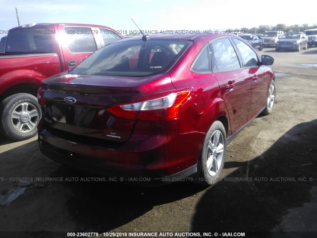 1FADP3F22EL117792 - 2014 FORD FOCUS SE MAROON photo 4