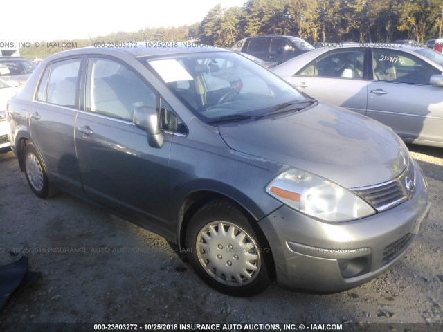 3N1BC11E58L373147 - 2008 NISSAN VERSA S/SL GRAY photo 1