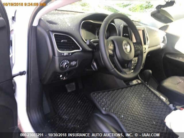 1C4PJMBX2KD298575 - 2019 JEEP CHEROKEE TRAILHAWK 白色 照片 5