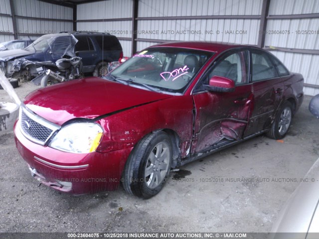 1FAHP24146G146338 - 2006 FORD FIVE HUNDRED SEL RED photo 2