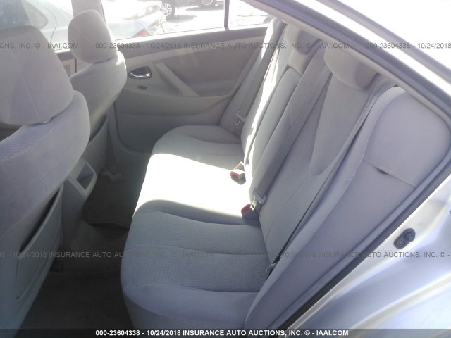 JTNBF3EK9B3006640 - 2011 TOYOTA CAMRY SE/LE/XLE ვერცხლისფერი ფოტო 8