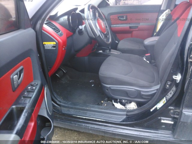KNDJT2A29A7182491 - 2010 KIA SOUL +/!/SPORT BLACK photo 5