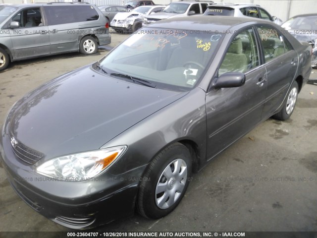 4T1BE32K74U937951 - 2004 TOYOTA CAMRY LE/XLE/SE GRAY photo 2