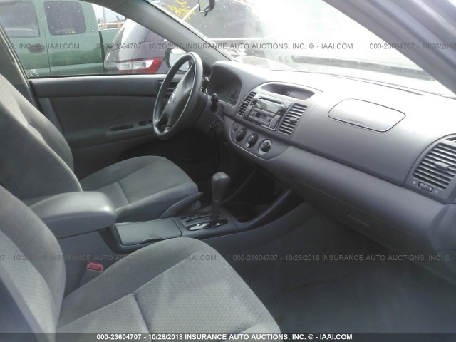 4T1BE32K74U937951 - 2004 TOYOTA CAMRY LE/XLE/SE GRAY photo 5