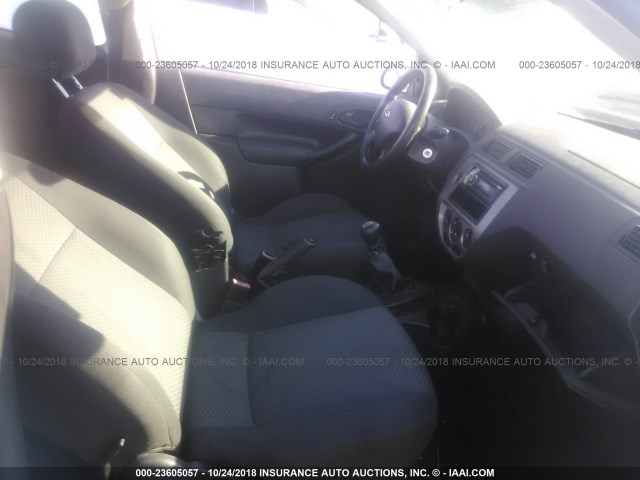 1FAFP31N47W142723 - 2007 FORD FOCUS ZX3/S/SE/SES GRAY photo 5