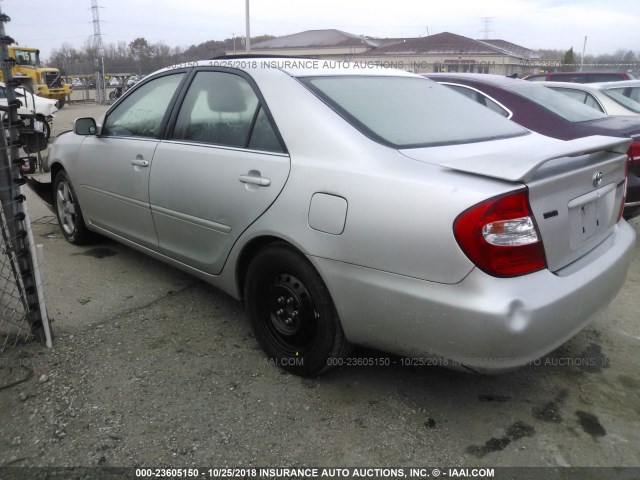 4T1BE32K74U863849 - 2004 TOYOTA CAMRY LE/XLE/SE SILVER photo 3
