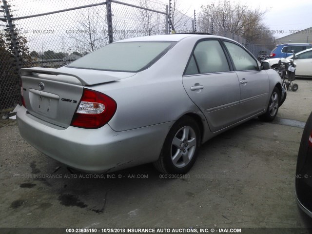 4T1BE32K74U863849 - 2004 TOYOTA CAMRY LE/XLE/SE SILVER photo 4