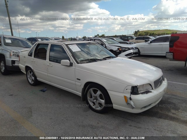 YV1LS5374W1545886 - 1998 VOLVO S70 T5 TURBO WHITE photo 1