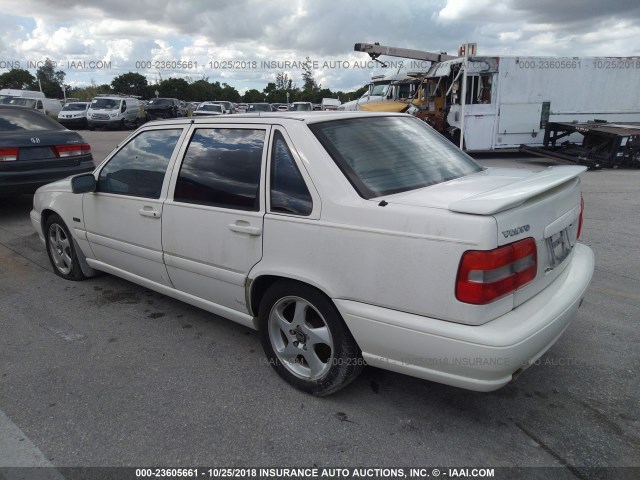 YV1LS5374W1545886 - 1998 VOLVO S70 T5 TURBO WHITE photo 3