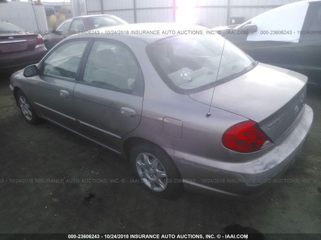 KNAFB121525109251 - 2002 KIA SPECTRA LS GRAY photo 3