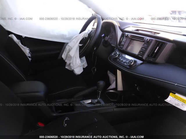 2T3RFREV7JW808793 - 2018 TOYOTA RAV4 ADVENTURE/XLE 银色 照片 5