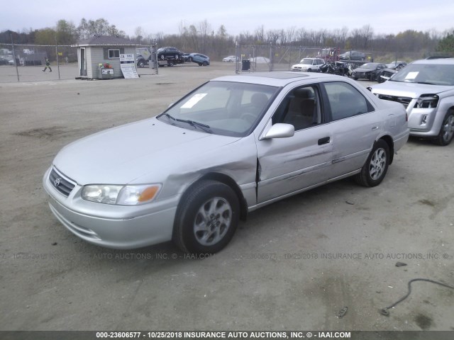 4T1BF28K91U969567 - 2001 TOYOTA CAMRY LE/XLE 银色 照片 2
