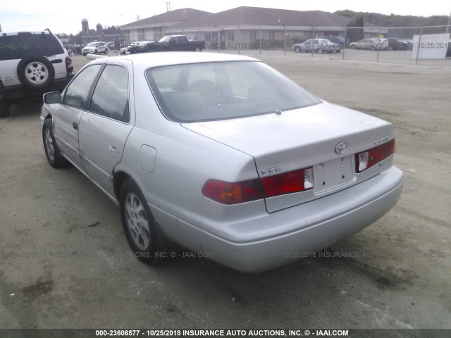 4T1BF28K91U969567 - 2001 TOYOTA CAMRY LE/XLE 银色 照片 3