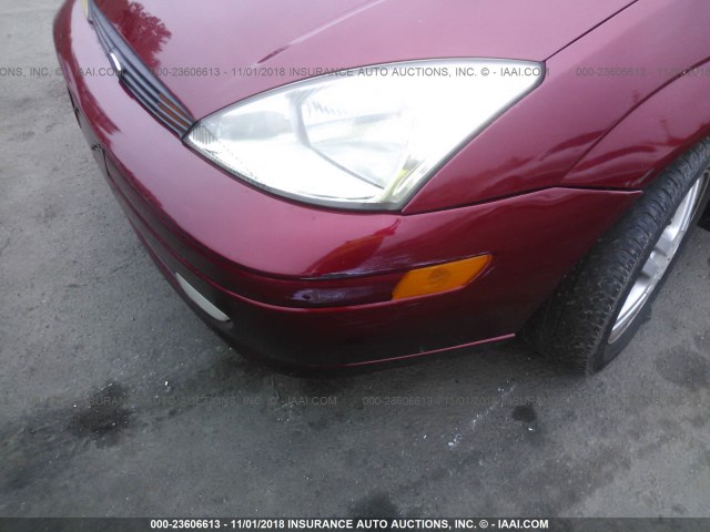 3FAFP313X1R115955 - 2001 FORD FOCUS ZX3 RED photo 6