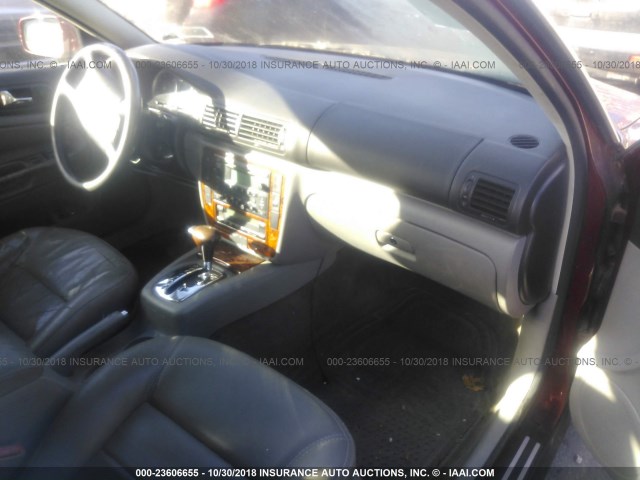 WVWRH63B93P258125 - 2003 VOLKSWAGEN PASSAT GLX MAROON photo 5