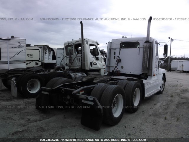 1FUJBBA802PJ88276 - 2002 FREIGHTLINER CONVENTIONAL ST120 WHITE photo 4