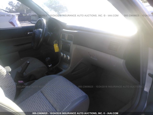JF1SG65615G734123 - 2005 SUBARU FORESTER 2.5XS ვერცხლისფერი ფოტო 5
