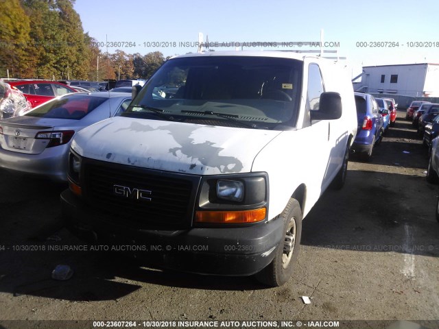 1GTGG25U171172012 - 2007 GMC SAVANA G2500 WHITE photo 2