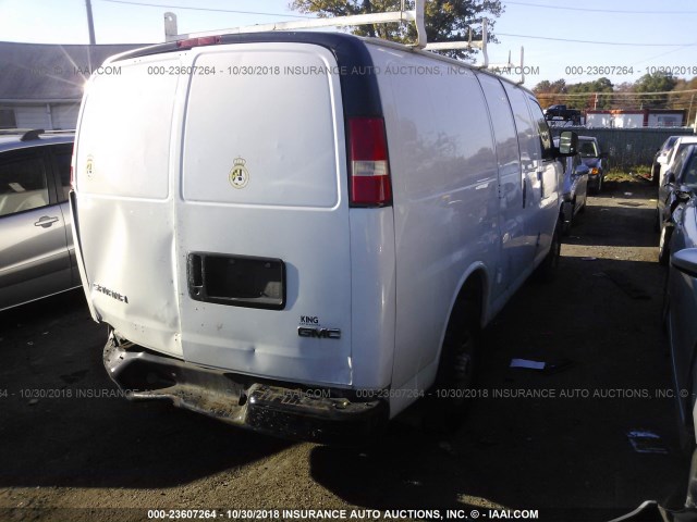 1GTGG25U171172012 - 2007 GMC SAVANA G2500 WHITE photo 4