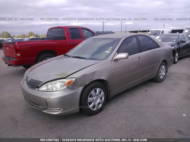 4T1BE32K12U068213 - 2002 TOYOTA CAMRY LE/XLE/SE TAN photo 2