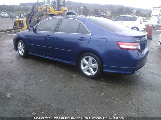 4T1BF3EK8BU598171 - 2011 TOYOTA CAMRY SE/LE/XLE BLUE photo 3
