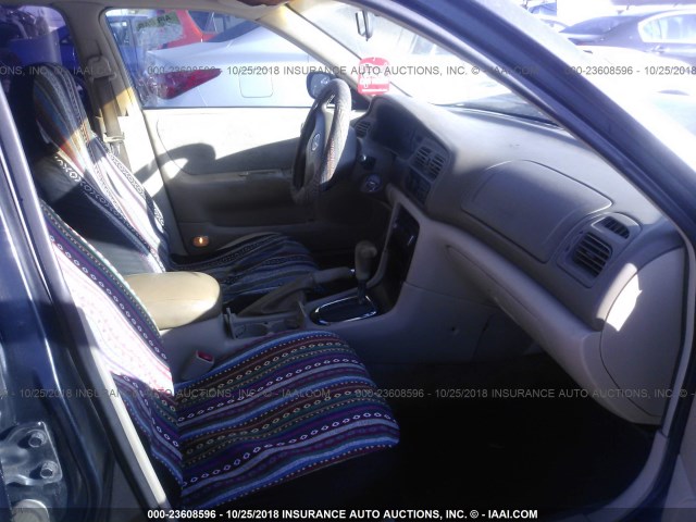 1YVGF22C425261535 - 2002 MAZDA 626 BLUE photo 5