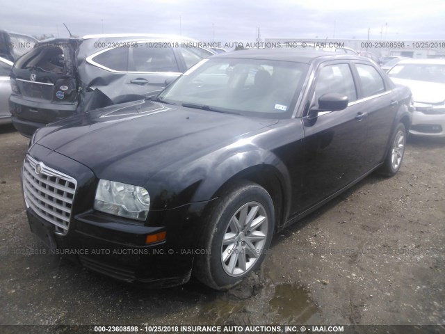 2C3KA43R88H319780 - 2008 CHRYSLER 300 LX BLACK photo 2