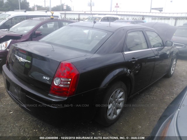 2C3KA43R88H319780 - 2008 CHRYSLER 300 LX BLACK photo 4