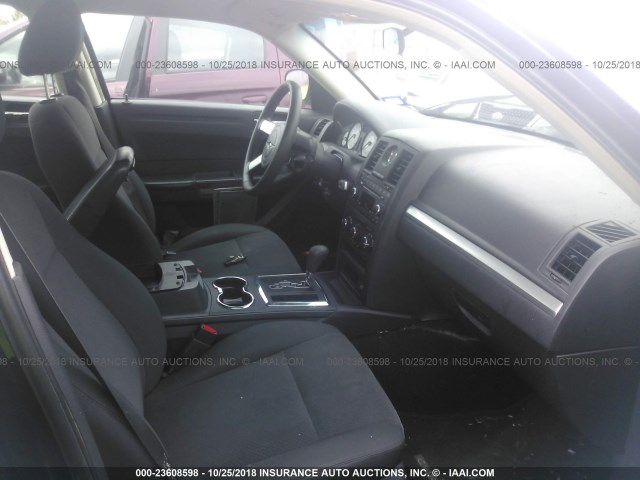 2C3KA43R88H319780 - 2008 CHRYSLER 300 LX BLACK photo 5